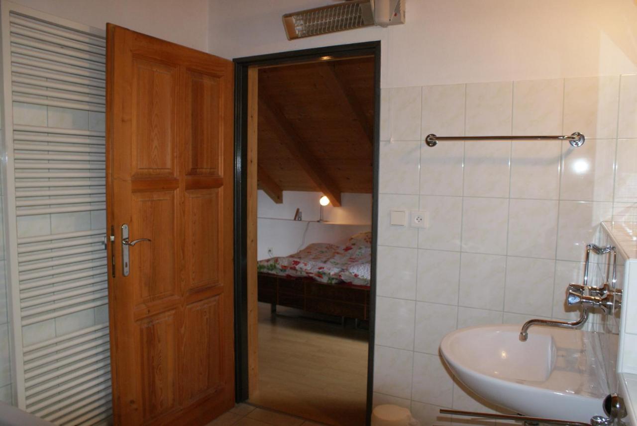Rustikale Und Grosszuegige Ferienwohnung Kasperske Hory Extérieur photo